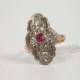 Prächtiger Ring mit Diamanten und Rubin - фото 2