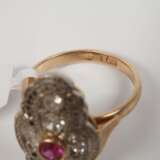 Prächtiger Ring mit Diamanten und Rubin - фото 4