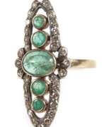 Ювелирные изделия. Historischer Ring mit Smaragden und Diamanten
