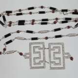 Langes Collier mit Granaten, Onyx und Brillanten - фото 3