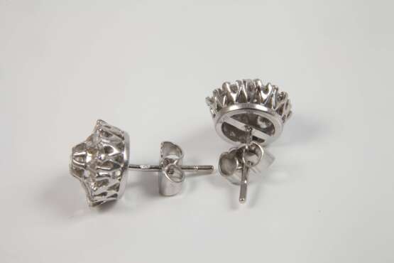 Paar Ohrstecker mit Brillanten - photo 3