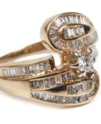 Bijoux. Damenring mit Diamantbesatz