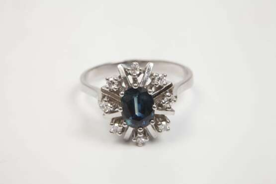 Damenring mit Saphir und Diamanten - photo 2