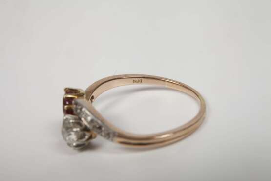 Damenring mit Rubin und Diamant - photo 3