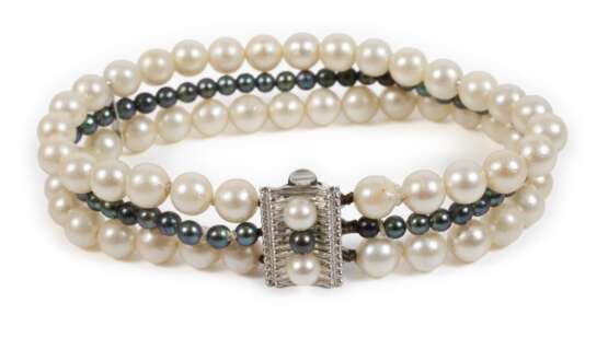 Mehrreihiges Perlenarmband - photo 1