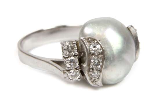 Damenring mit Barockperle und Brillanten - photo 1