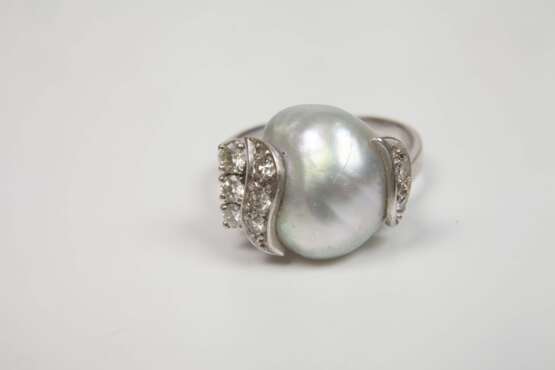 Damenring mit Barockperle und Brillanten - photo 2