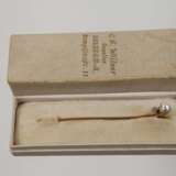 Reversnadel mit Perle und Diamant - photo 3
