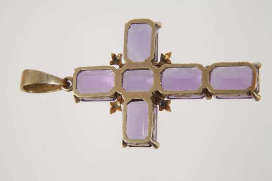 Opulentes Kreuz mit Amethysten und Perlen - photo 2