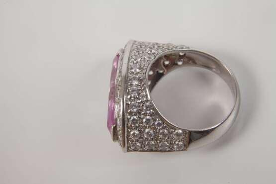 Prächtiger Ring mit Brillanten und Spinell - photo 2