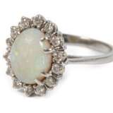 Feiner Damenring mit Opal und Brillanten - photo 1