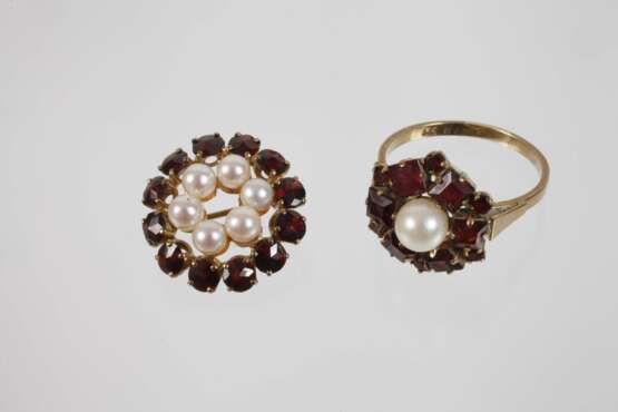 Schmuckset mit Granaten und Perlen - photo 2