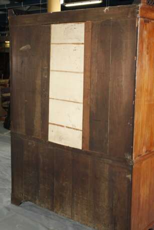 Klassizistischer Aufsatzschrank - photo 7