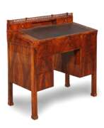 Möbel. Kleiner Schreibtisch Biedermeier