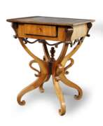 Overview. Ausgefallener Nähtisch Biedermeier 