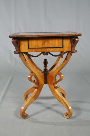 Ausgefallener Nähtisch Biedermeier - photo 2