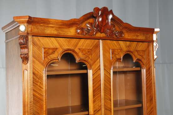 Jagdlicher Vitrinenschrank - фото 2