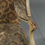 Ohrenbackensessel im Louis XV.-Stil - photo 4