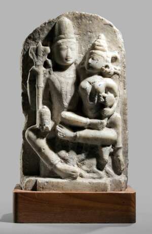 Stele aus Alabaster mit Darstellung der Umamaheshvara - Foto 1