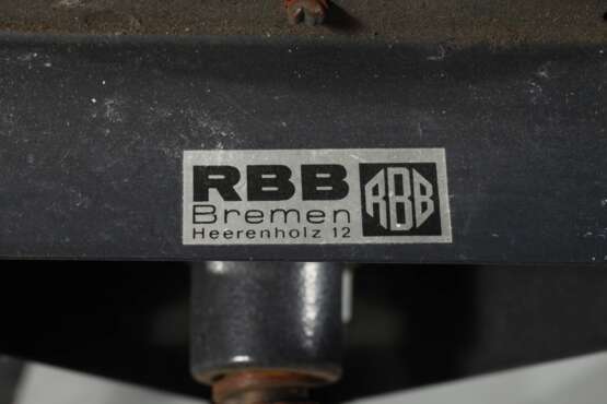 Zehn drehbare Arbeitshocker - фото 6