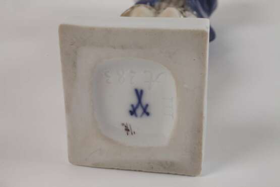 Meissen "Knabe mit Katze im Arm" - photo 4