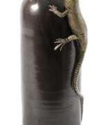 Aperçu. Vase mit Eidechse