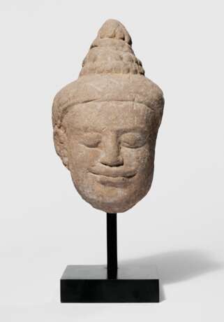 Kopf des Buddha Shakyamuni aus Sandstein - photo 1