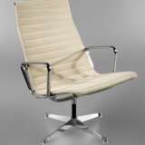 Charles & Ray Eames Sessel EA112 - Foto 1