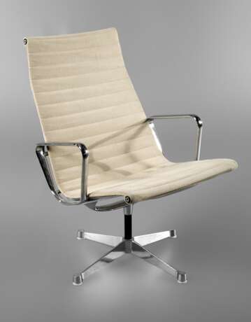 Charles & Ray Eames Sessel EA112 - Foto 1