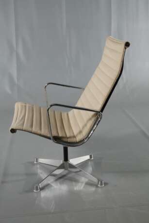 Charles & Ray Eames Sessel EA112 - Foto 3