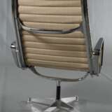 Charles & Ray Eames Sessel EA112 - Foto 4