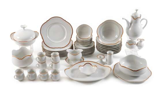 Meissen Speise- und Kaffeeservice "Korallenrand" - photo 1
