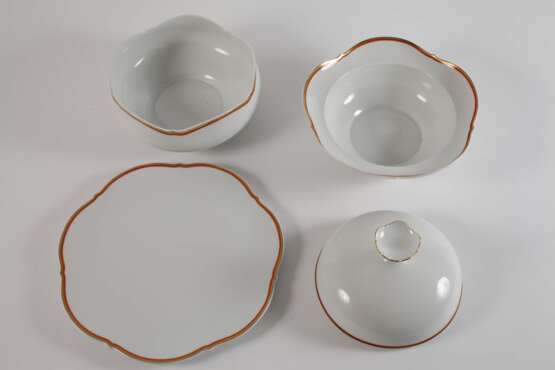 Meissen Speise- und Kaffeeservice "Korallenrand" - photo 5