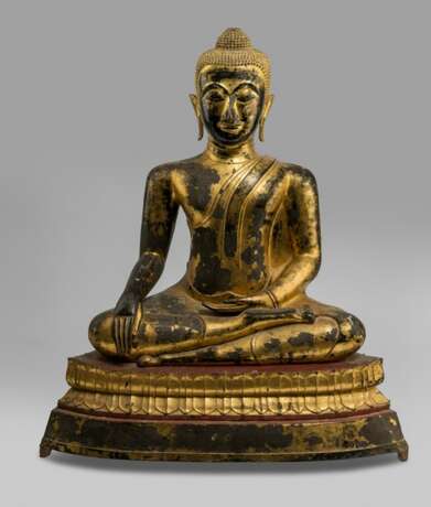 Feine und große Bronze des Buddha Shakyamuni - фото 1