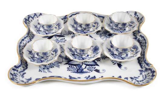 Meissen sechs Tassen mit Tablett "Zwiebelmuster" - Foto 1