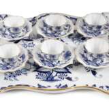 Meissen sechs Tassen mit Tablett "Zwiebelmuster" - Foto 1