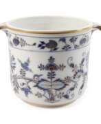 Overview. Meissen Weinkühler &quot;Zwiebelmuster, schattiert&quot;
