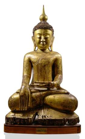 Monumentale Figur des Buddha Shakyamuni aus Holz mit schwarzer und goldener Lackfassung - Foto 1