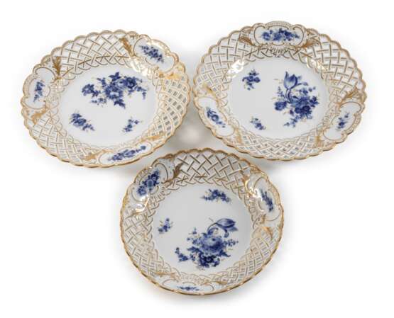 Meissen drei Durchbruchteile "Blaue Blume/Gold" - photo 2