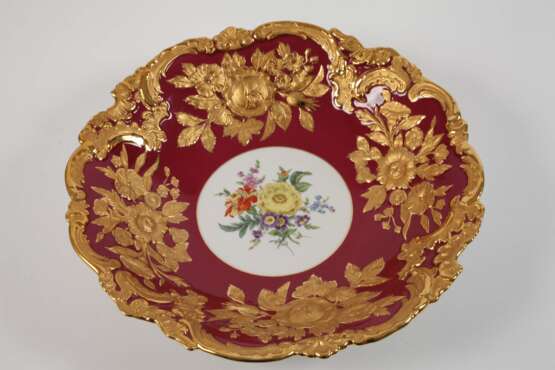 Meissen Prunkschale "Blumenbukett/Purpurfond" - Foto 2