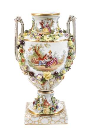 Potschappel Prunkvase mit Figurenmalerei - photo 1