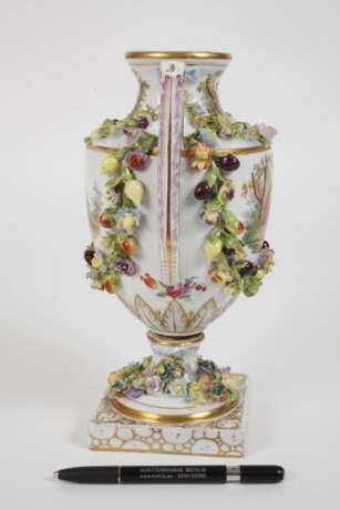 Potschappel Prunkvase mit Figurenmalerei - photo 5