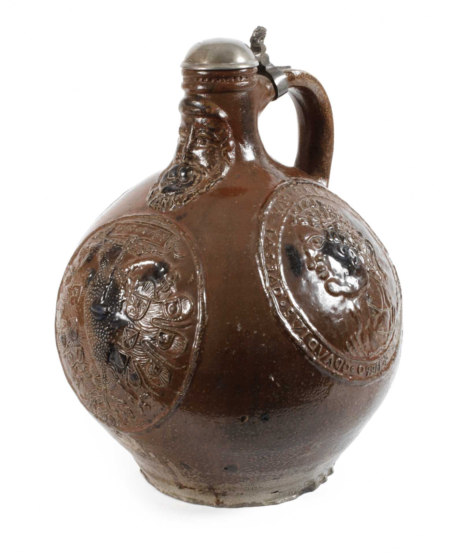 Übergroßer Frechener Bartmannskrug 1604 Übergroßer Frechener Bartmannskrug 1604