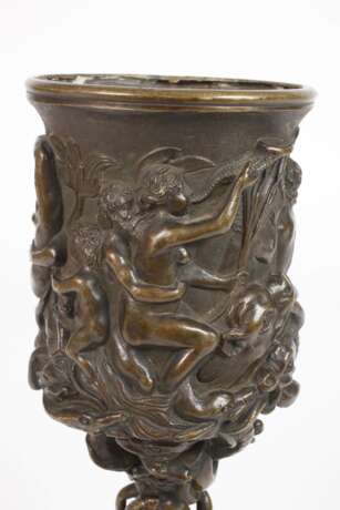Bronzepokal mit mythologischem Fries - Foto 3