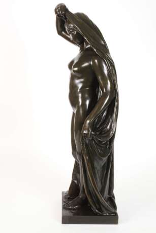 Große Bronzefigur als Allegorie auf die Nacht - Foto 4