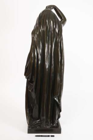 Große Bronzefigur als Allegorie auf die Nacht - Foto 6