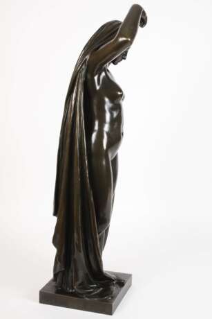 Große Bronzefigur als Allegorie auf die Nacht - Foto 7
