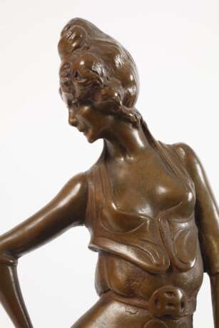 Elegante Dame des Jugendstils - photo 2