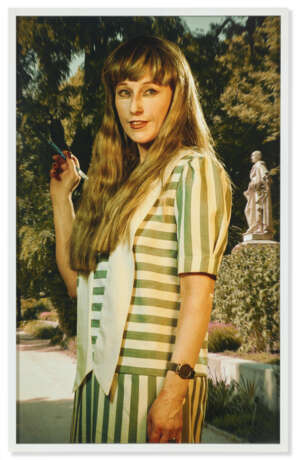 CINDY SHERMAN (B. 1954) - Foto 2