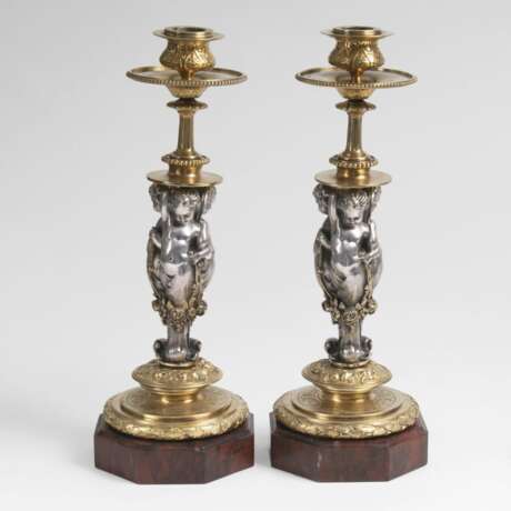 Paar Napoleon III Tischleuchter mit Putto-Figuren - Foto 1